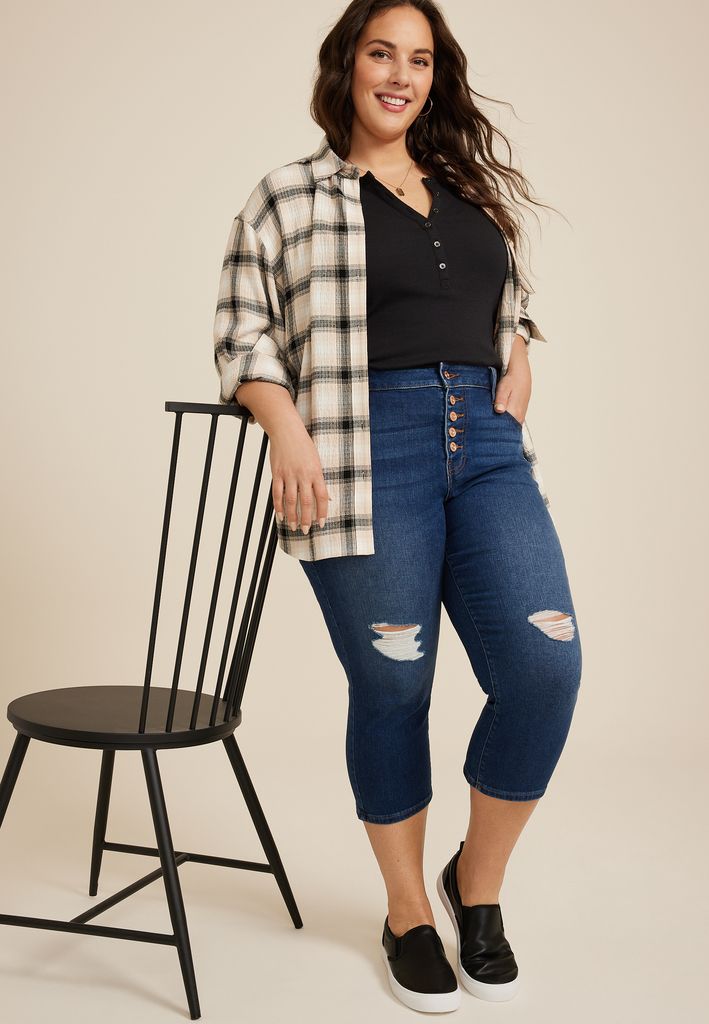 Plus Size m jeans by maurices™ Dark High Rise Button Fly Capri - Image 3
