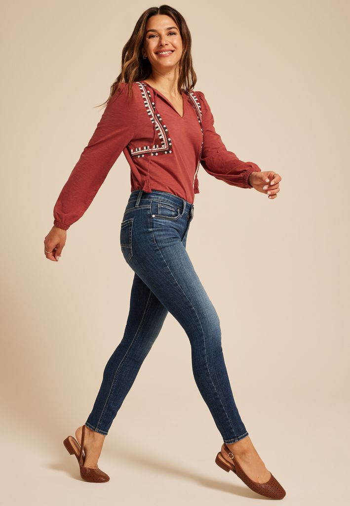 Silver Jeans Co.® Suki Curvy Mid Rise Skinny Jean - Image 3