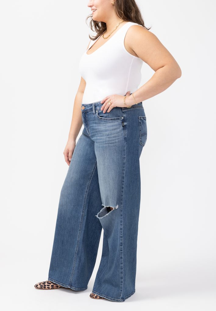 Plus Size Silver Jeans Co.® Suki Curvy Mid Rise Luxe Stretch Wide Leg Jean - Image 3